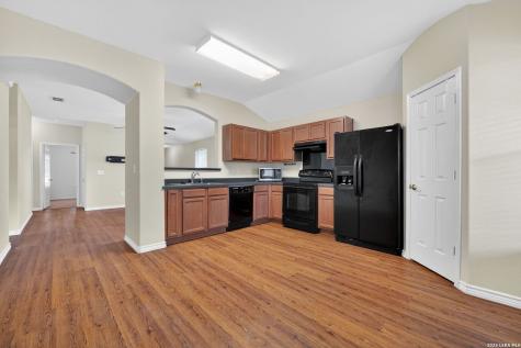 8627 Adhinger San Antonio TX 78245