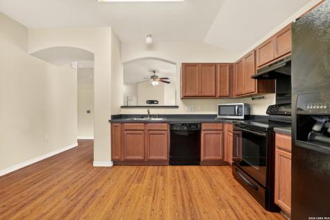 8627 Adhinger San Antonio TX 78245