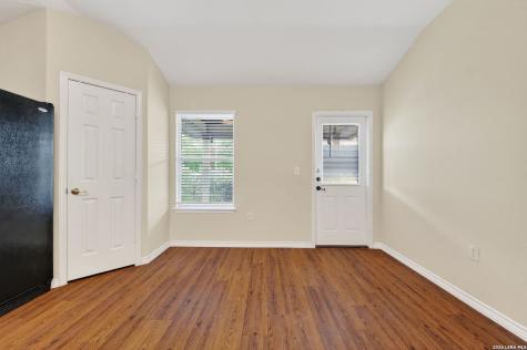 8627 Adhinger San Antonio TX 78245