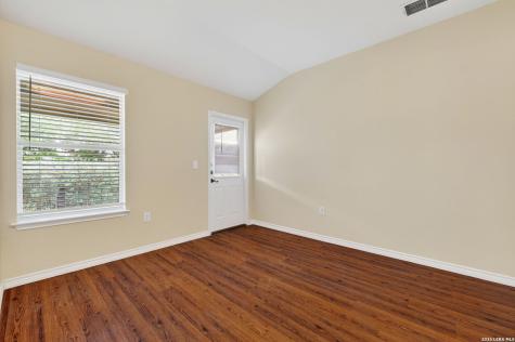 8627 Adhinger San Antonio TX 78245