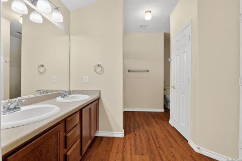 8627 Adhinger San Antonio TX 78245