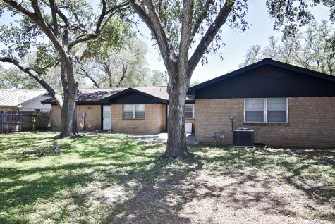1405 Palo Blanco Beeville TX 78102