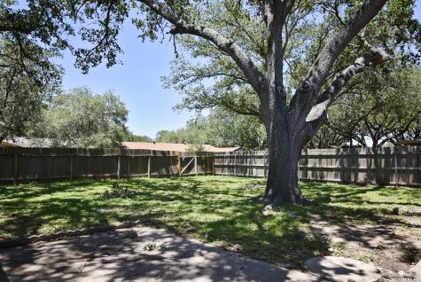 1405 Palo Blanco Beeville TX 78102