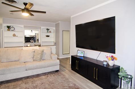 1405 Palo Blanco Beeville TX 78102