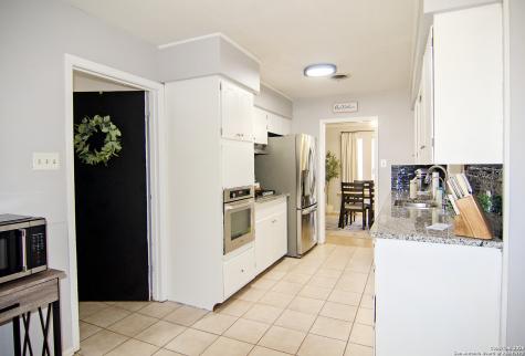 1405 Palo Blanco Beeville TX 78102