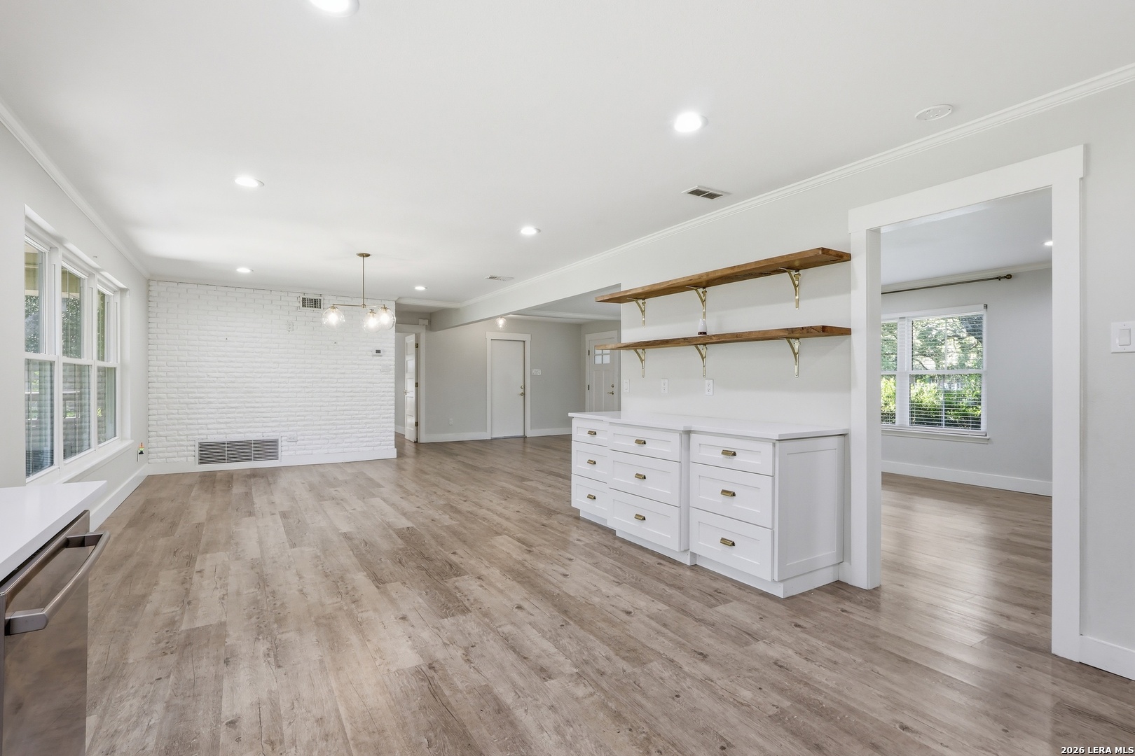 100 Fleetwood Drive Hollywood Park TX 78232