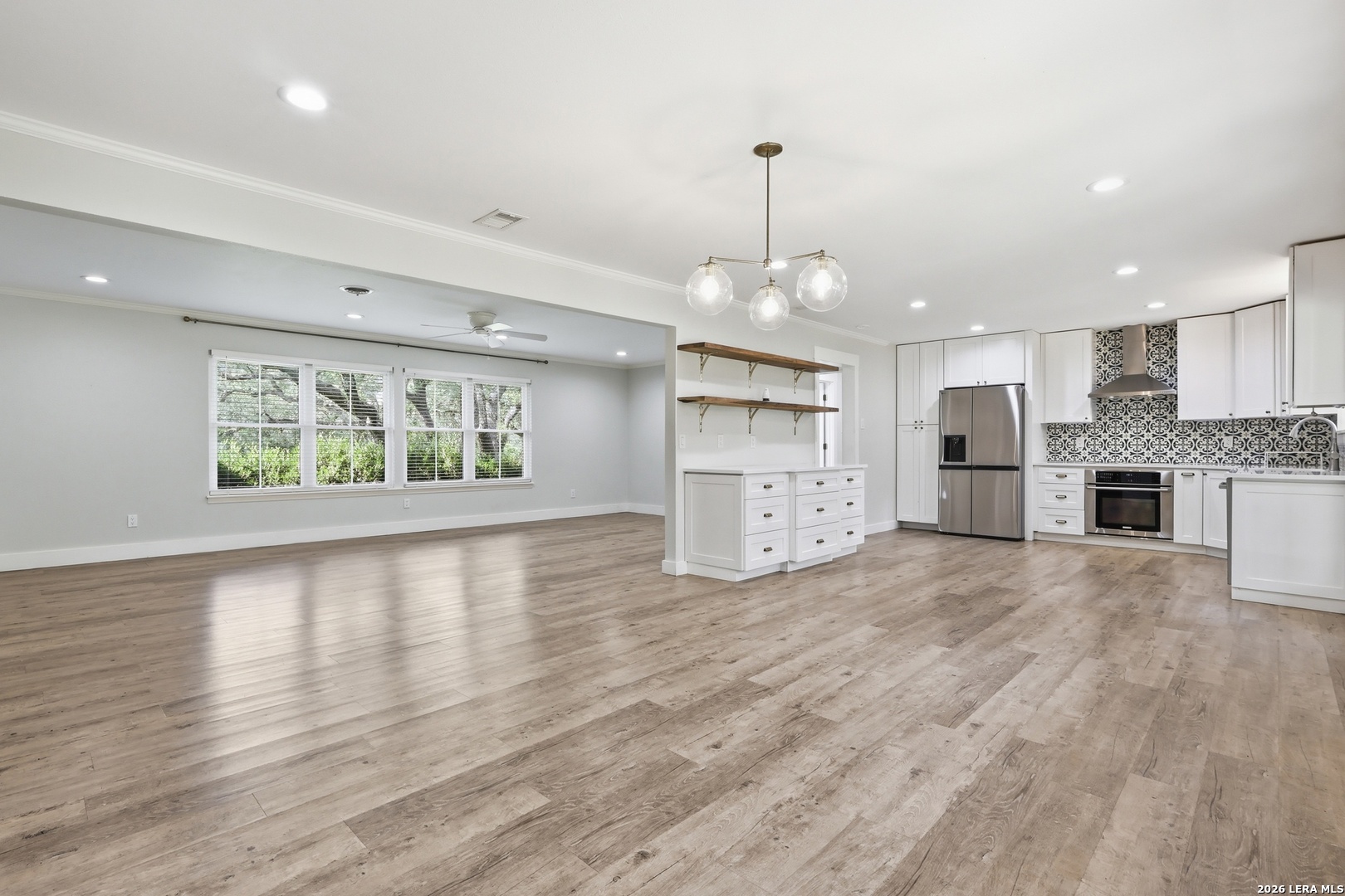 100 Fleetwood Drive Hollywood Park TX 78232