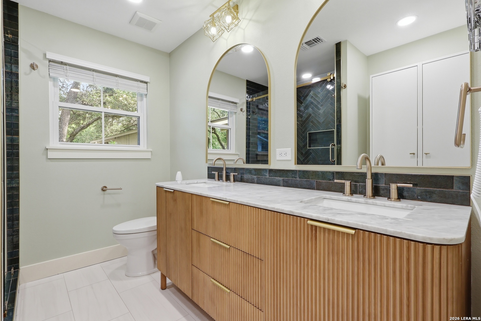 100 Fleetwood Drive Hollywood Park TX 78232
