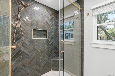 100 Fleetwood Drive Hollywood Park TX 78232