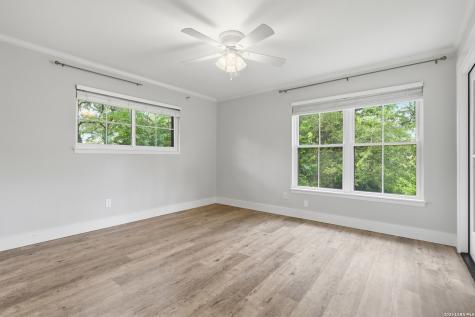 100 Fleetwood Drive Hollywood Park TX 78232