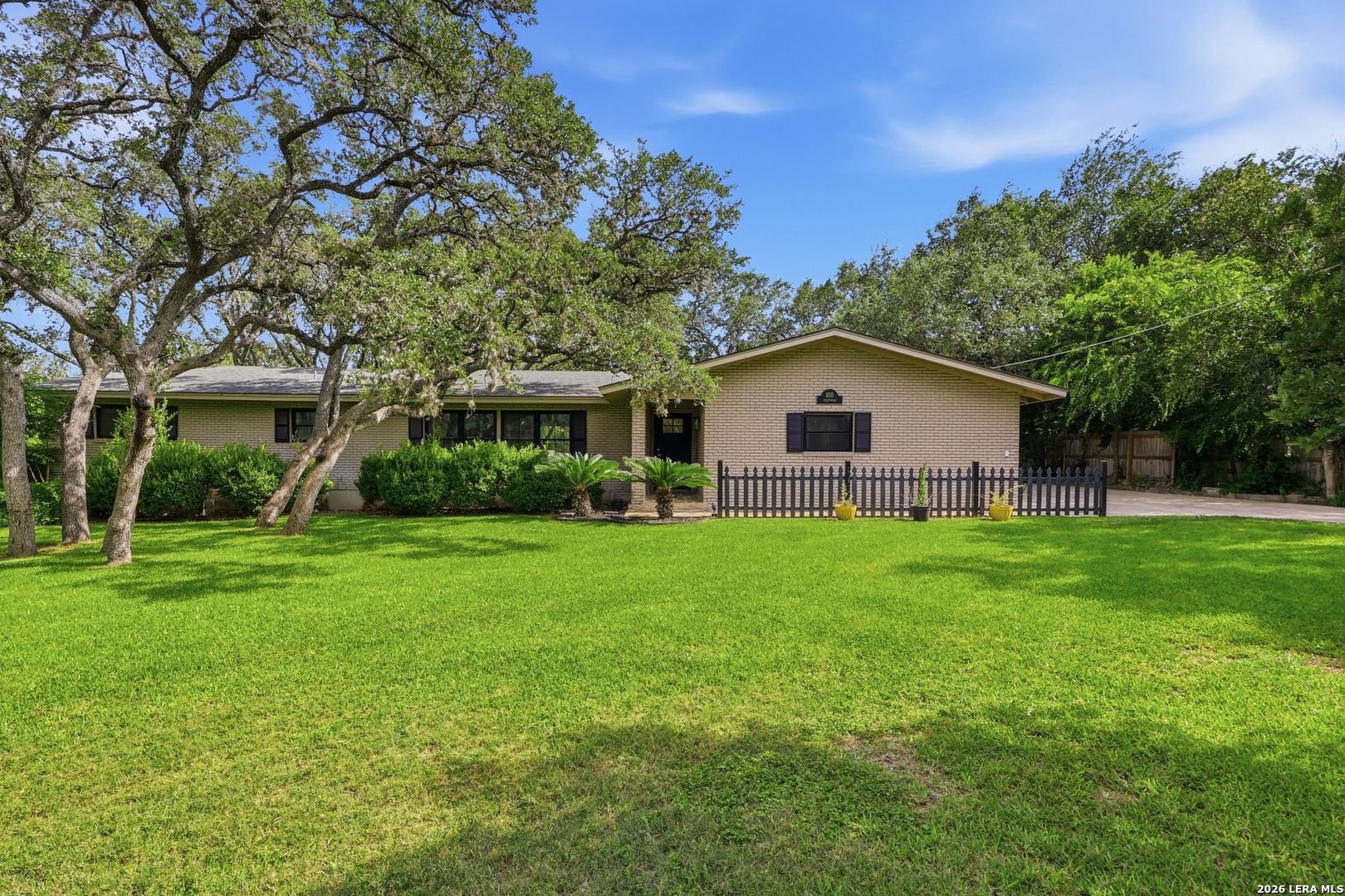 100 Fleetwood Drive Hollywood Park TX 78232