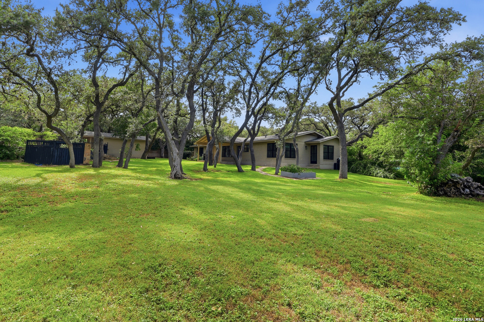 100 Fleetwood Drive Hollywood Park TX 78232