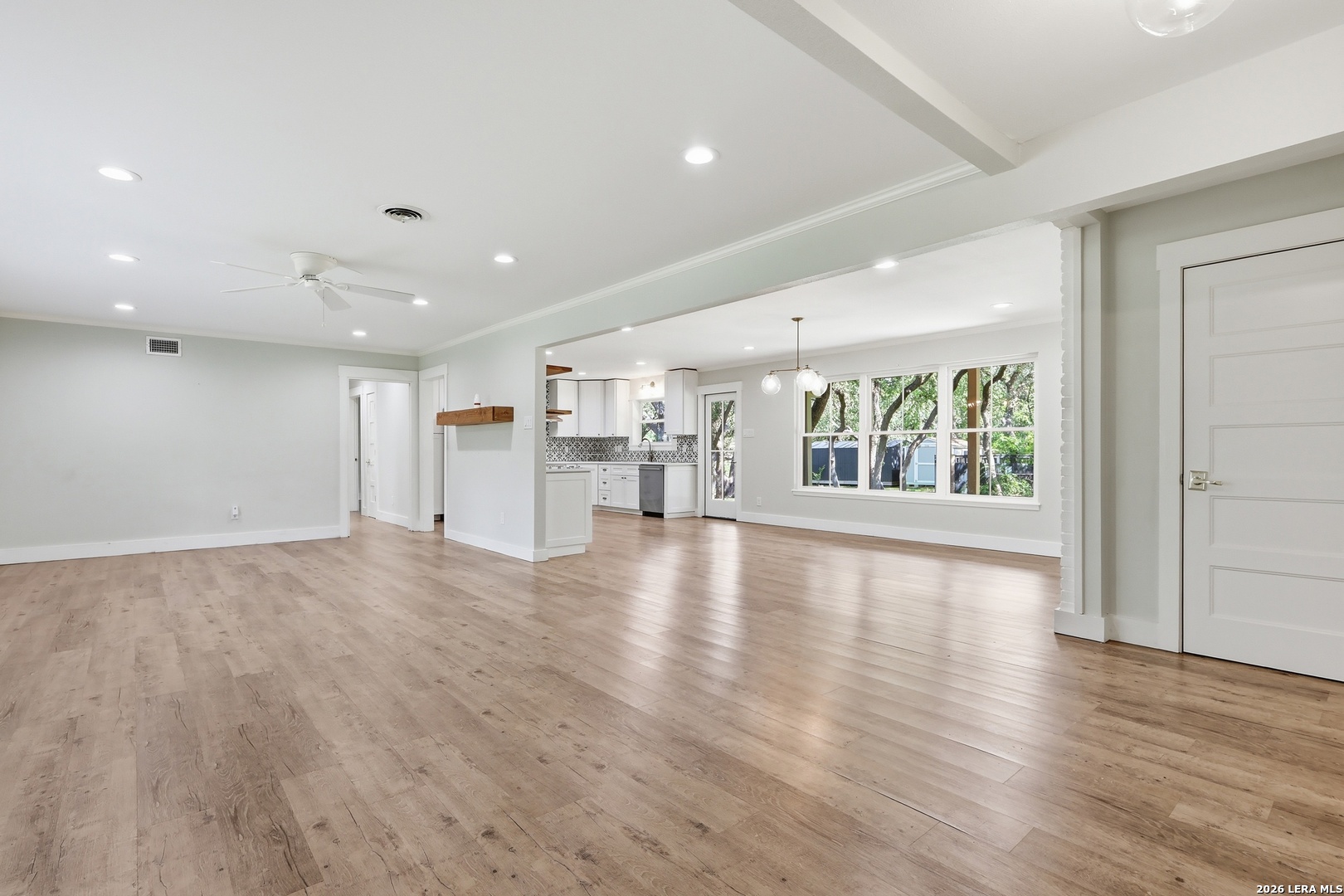 100 Fleetwood Drive Hollywood Park TX 78232