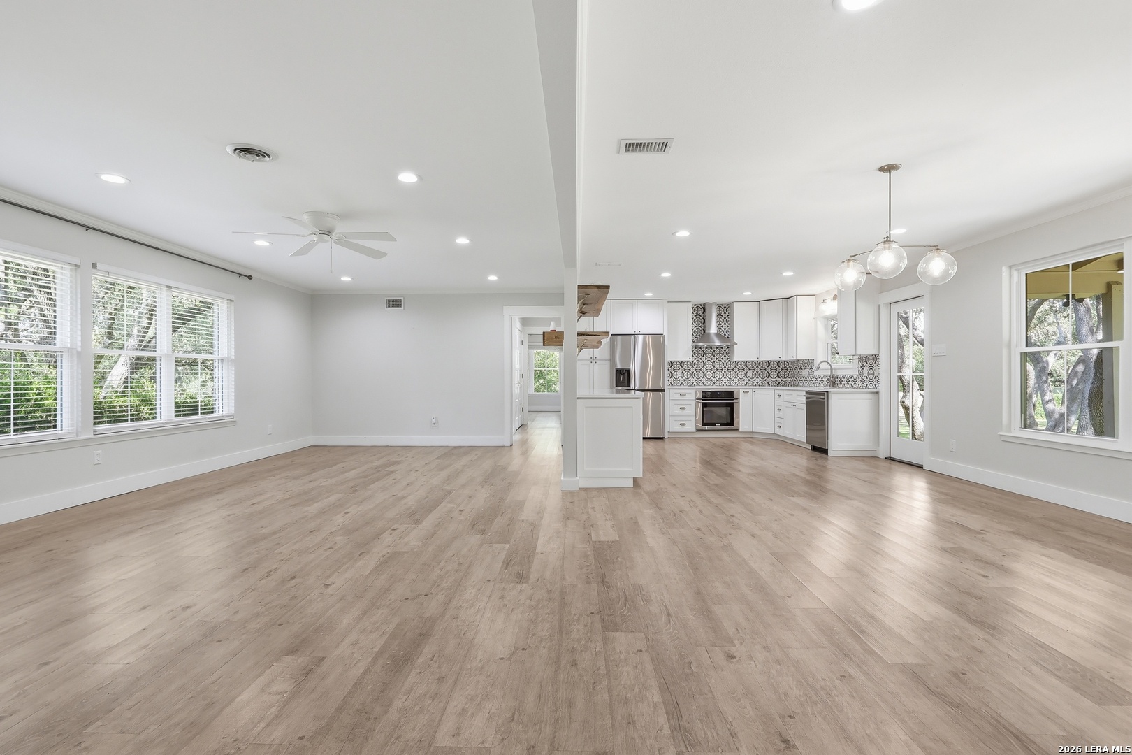100 Fleetwood Drive Hollywood Park TX 78232