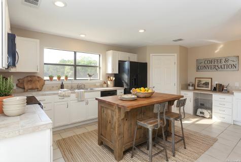 693 Snake Pipe Creek TX 78063