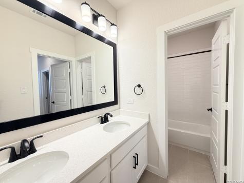 5843 Whitby Road San Antonio TX 78240
