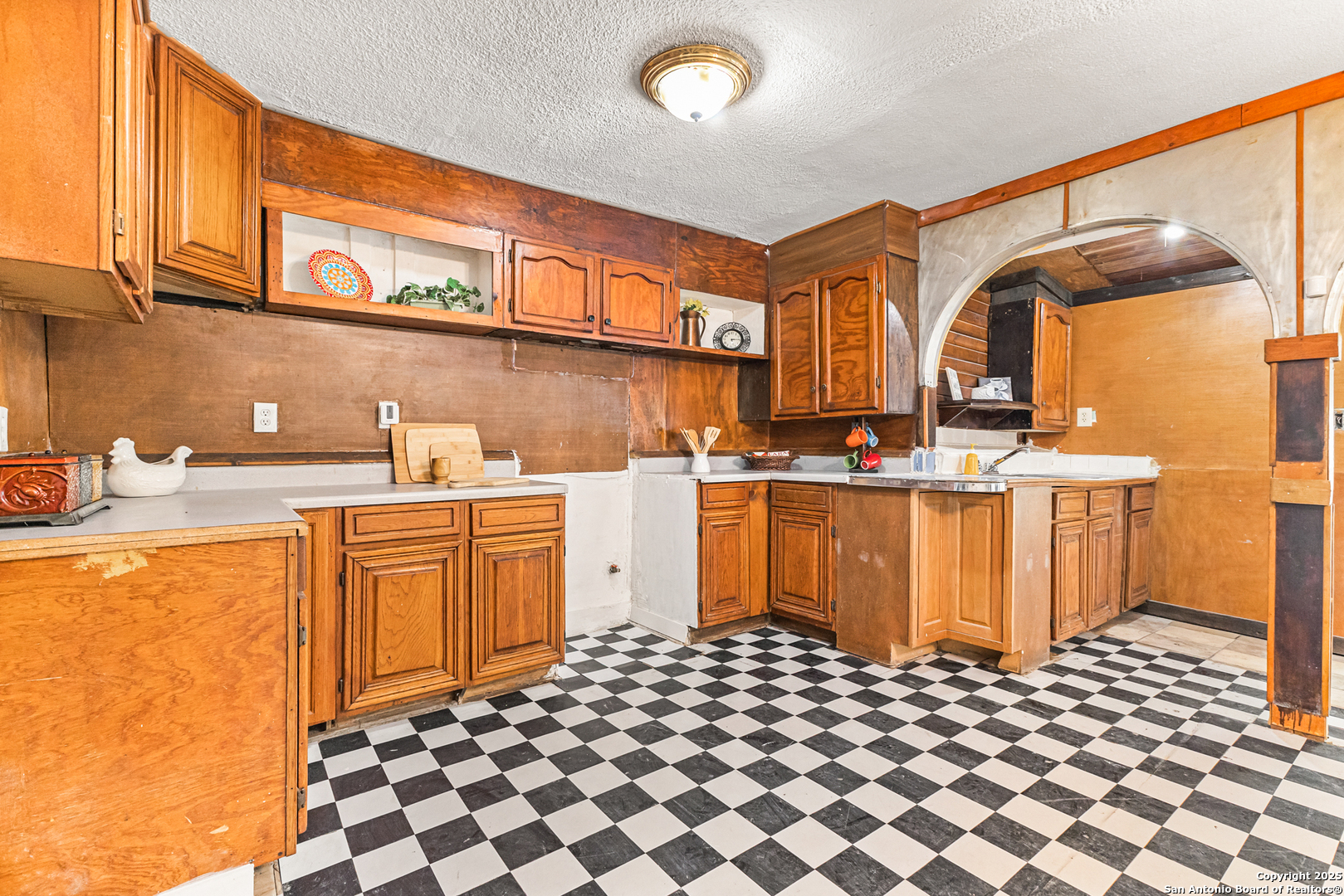 1222 W Harding San Antonio TX 78221