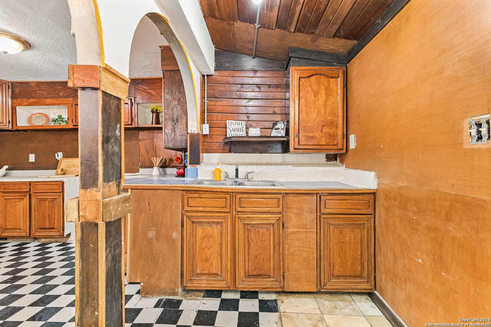 1222 W Harding San Antonio TX 78221