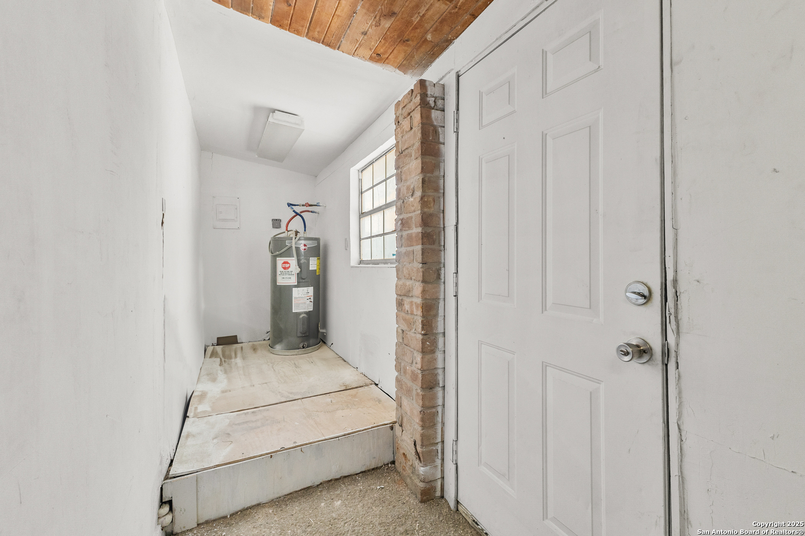 1222 W Harding San Antonio TX 78221
