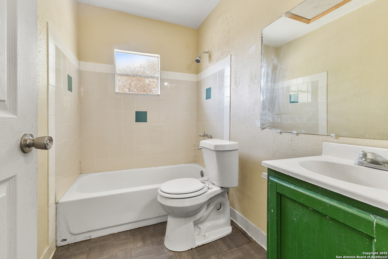 1222 W Harding San Antonio TX 78221