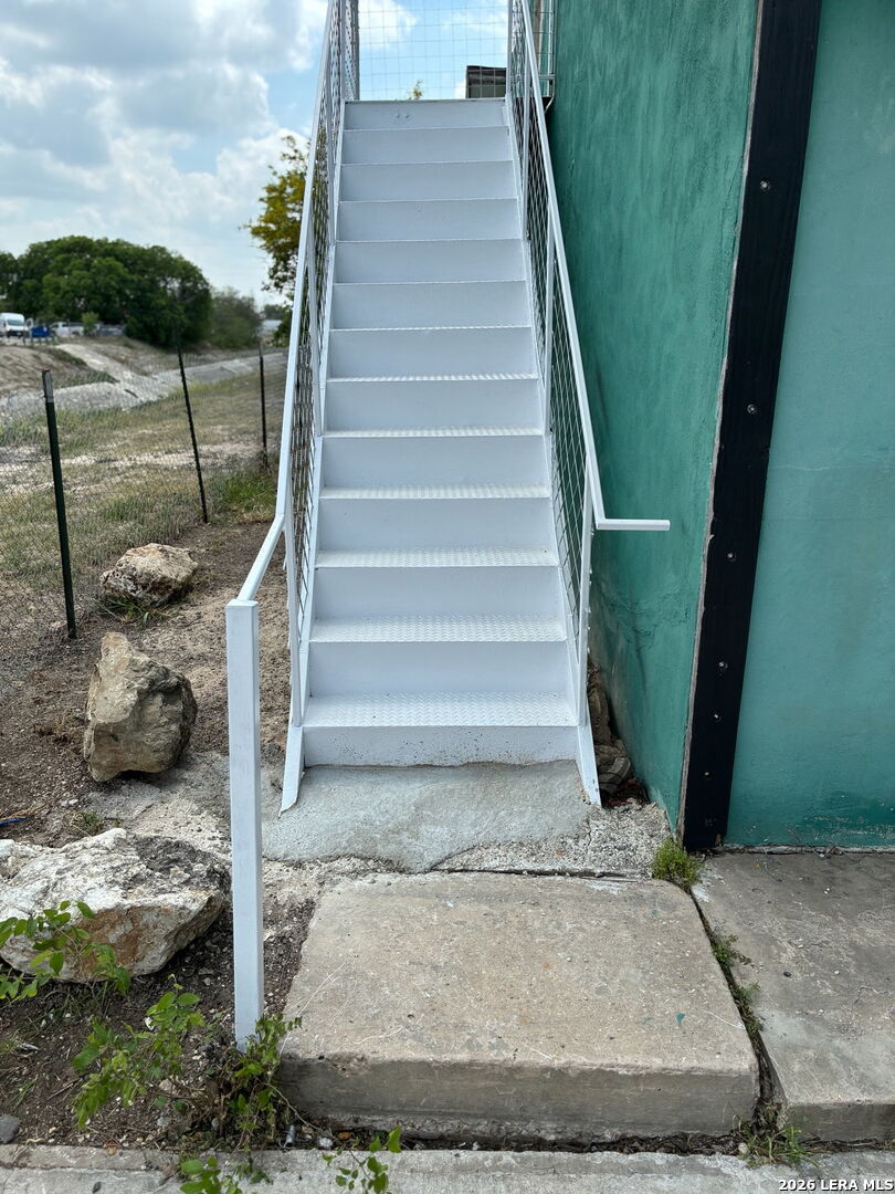 1222 W Harding San Antonio TX 78221