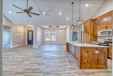 239 Country Club Lane Uvalde TX 78801