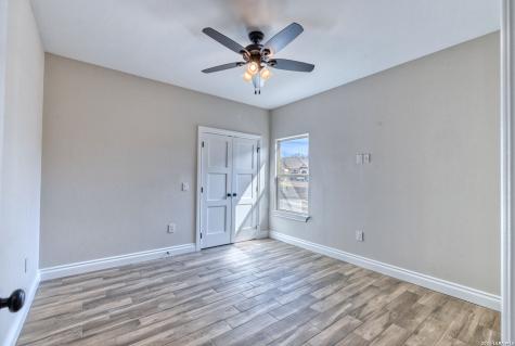 239 Country Club Lane Uvalde TX 78801