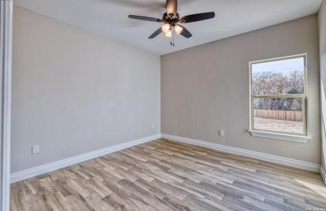 239 Country Club Lane Uvalde TX 78801