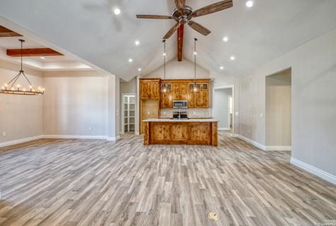 239 Country Club Lane Uvalde TX 78801