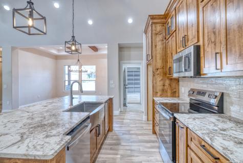 239 Country Club Lane Uvalde TX 78801