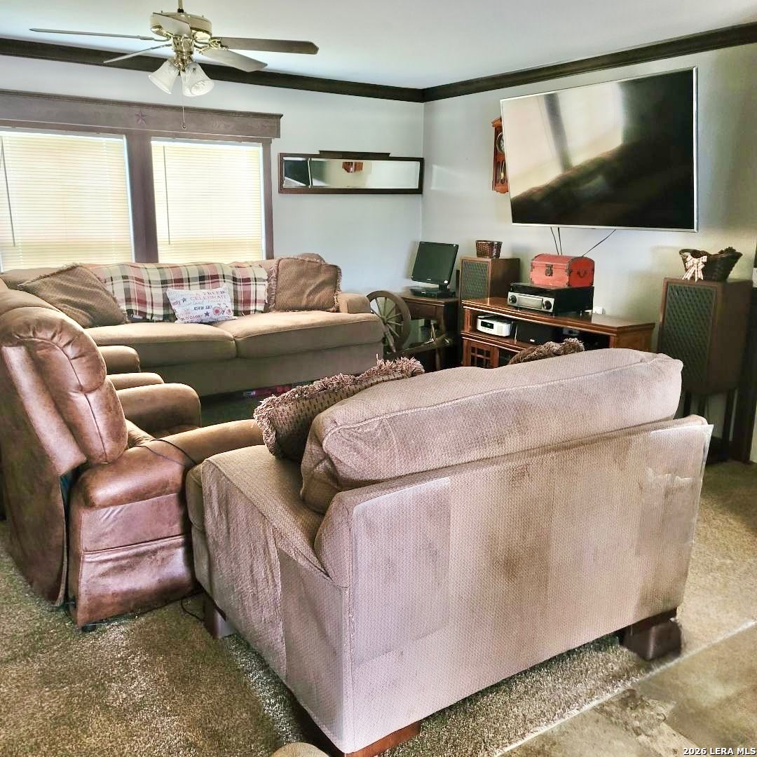 190 Gunther Pipe Creek TX 78063