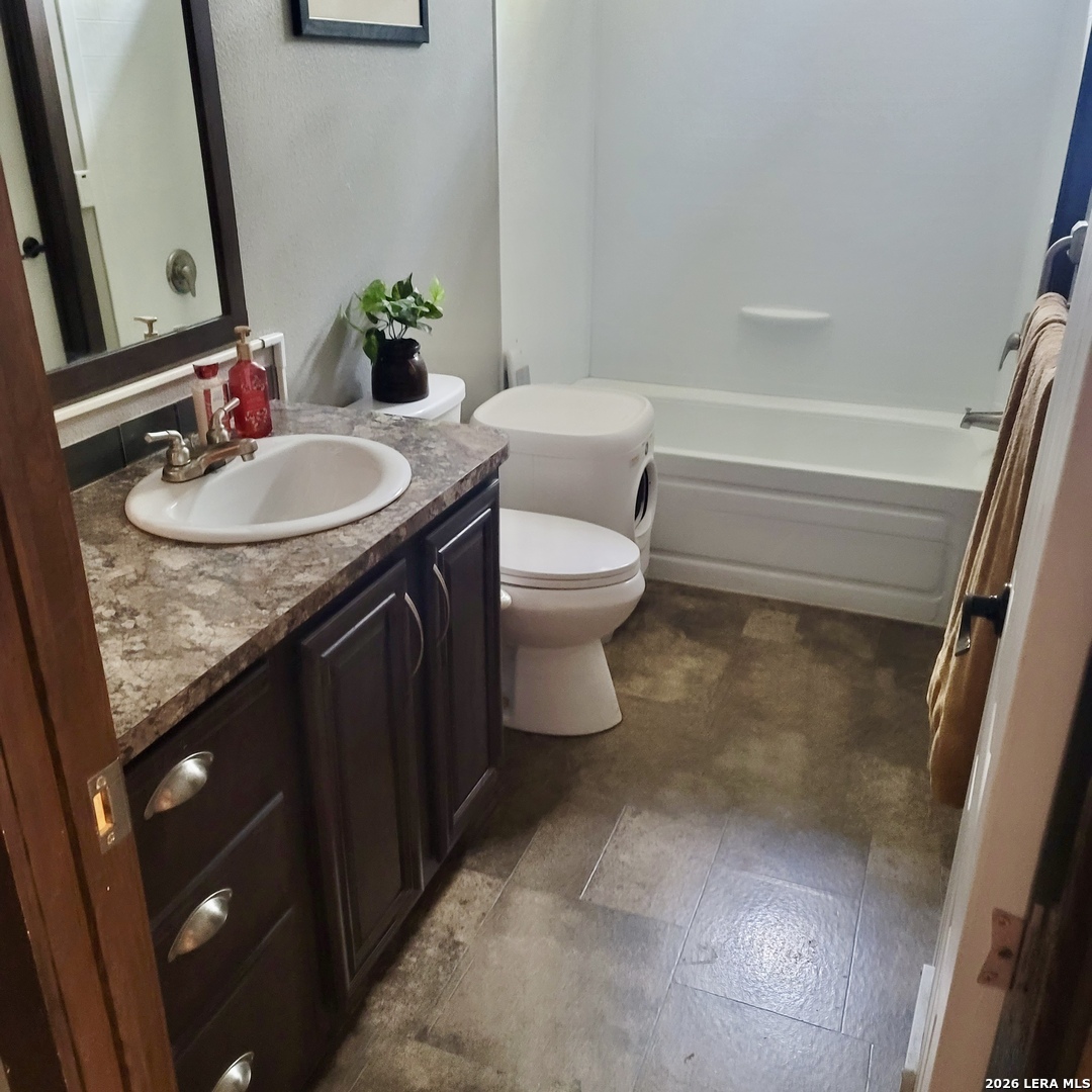 190 Gunther Pipe Creek TX 78063