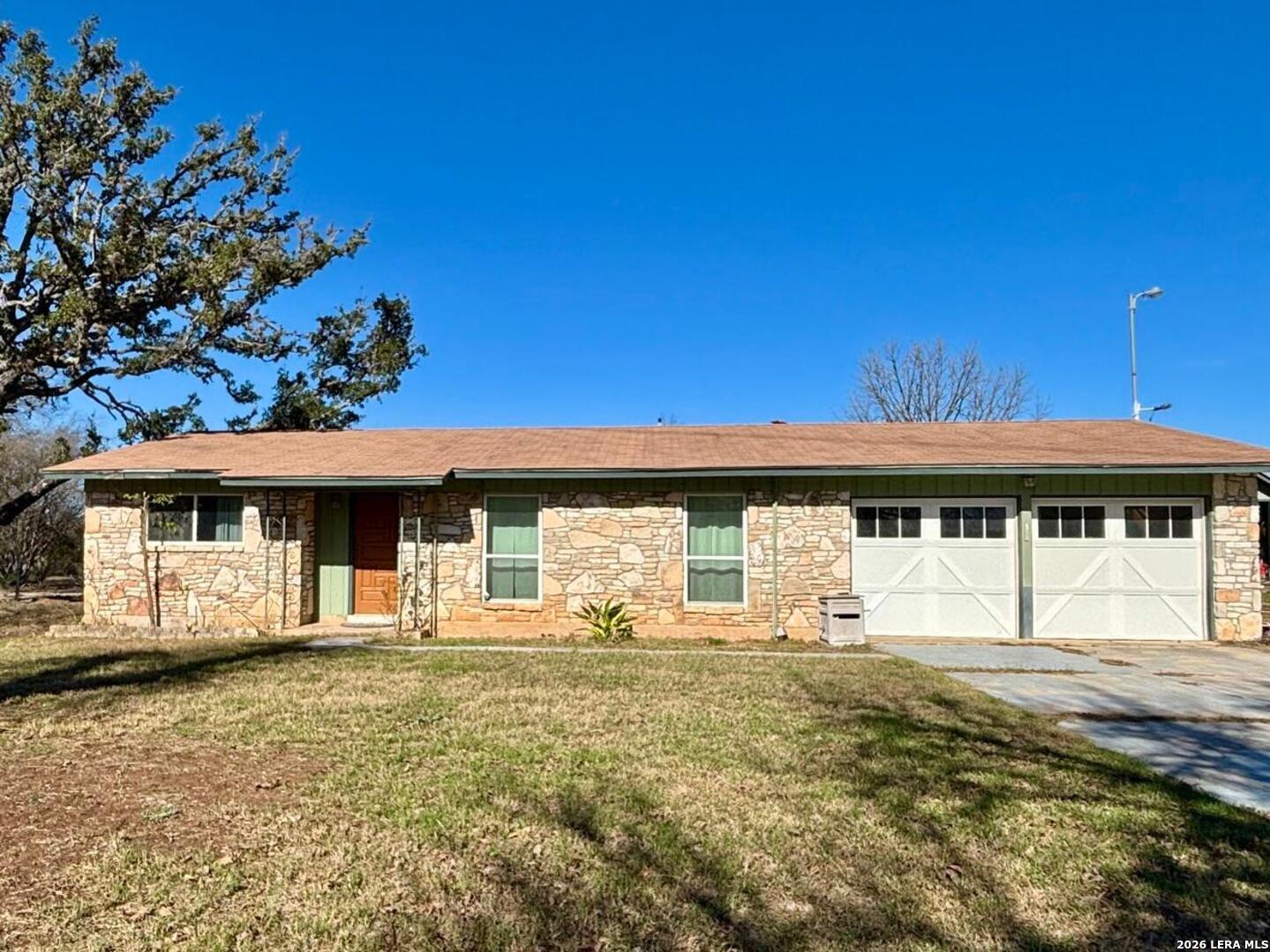 190 Gunther Pipe Creek TX 78063
