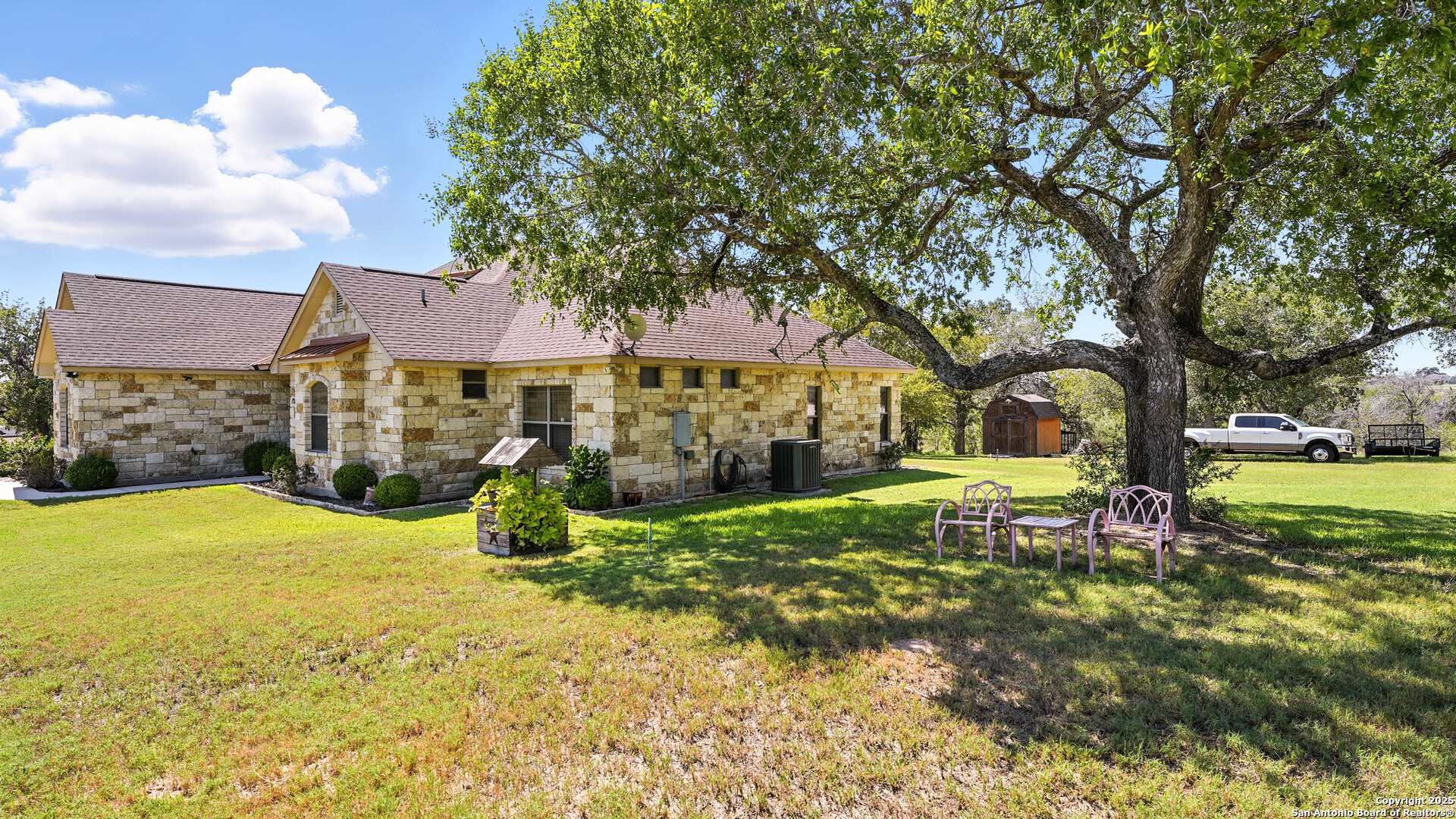 121 Carrizo Ridge Floresville TX 78114