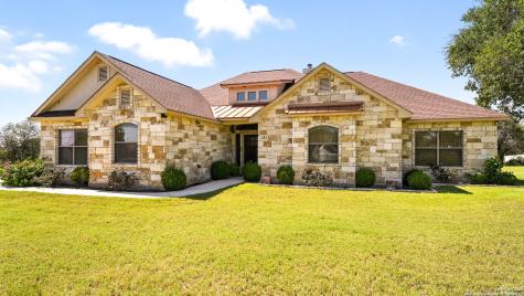 121 Carrizo Ridge Floresville TX 78114