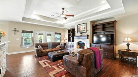 121 Carrizo Ridge Floresville TX 78114