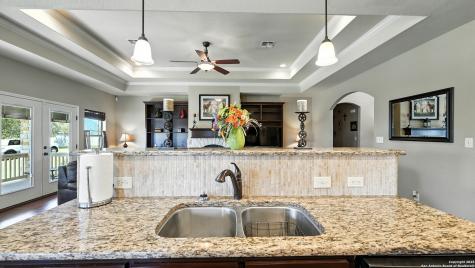 121 Carrizo Ridge Floresville TX 78114