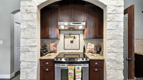 121 Carrizo Ridge Floresville TX 78114