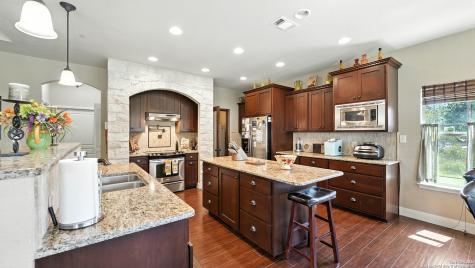 121 Carrizo Ridge Floresville TX 78114