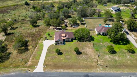 121 Carrizo Ridge Floresville TX 78114