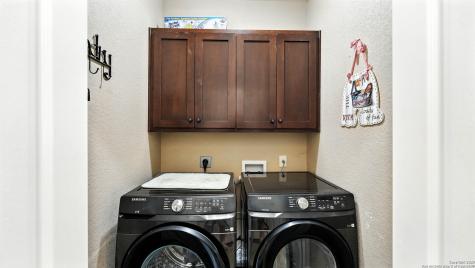 121 Carrizo Ridge Floresville TX 78114