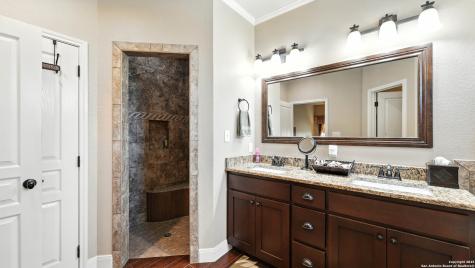 121 Carrizo Ridge Floresville TX 78114