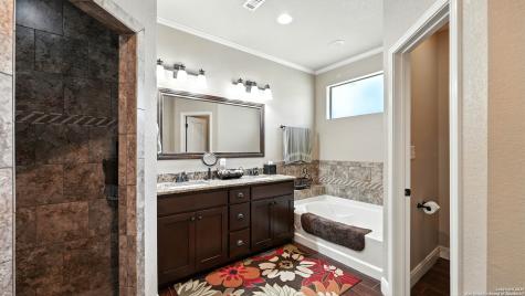 121 Carrizo Ridge Floresville TX 78114