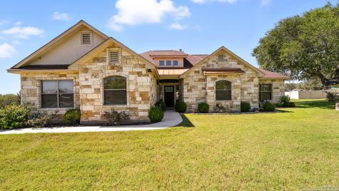 121 Carrizo Ridge Floresville TX 78114
