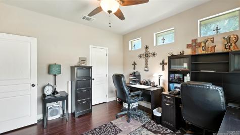 121 Carrizo Ridge Floresville TX 78114
