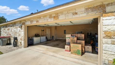 121 Carrizo Ridge Floresville TX 78114