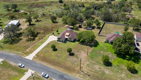 121 Carrizo Ridge Floresville TX 78114
