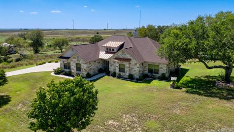 121 Carrizo Ridge Floresville TX 78114