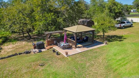 121 Carrizo Ridge Floresville TX 78114