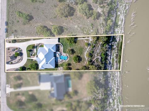 371 River Cliff Spring Branch TX 78070